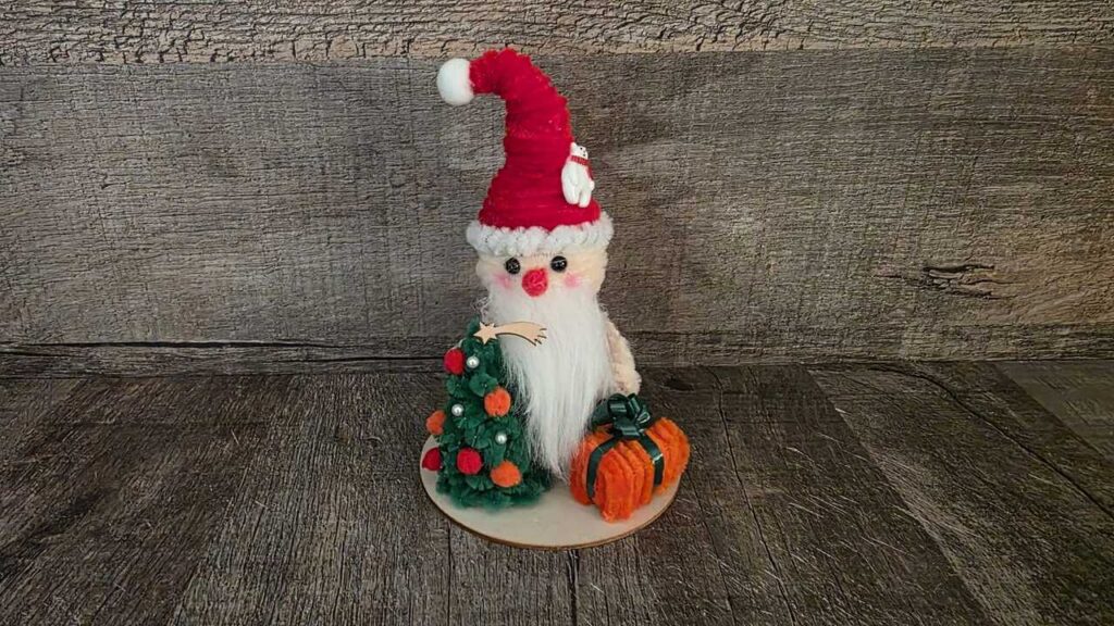 Weihnachtsmann mit Baum